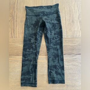 Lululemon Cropped Camo Leggings